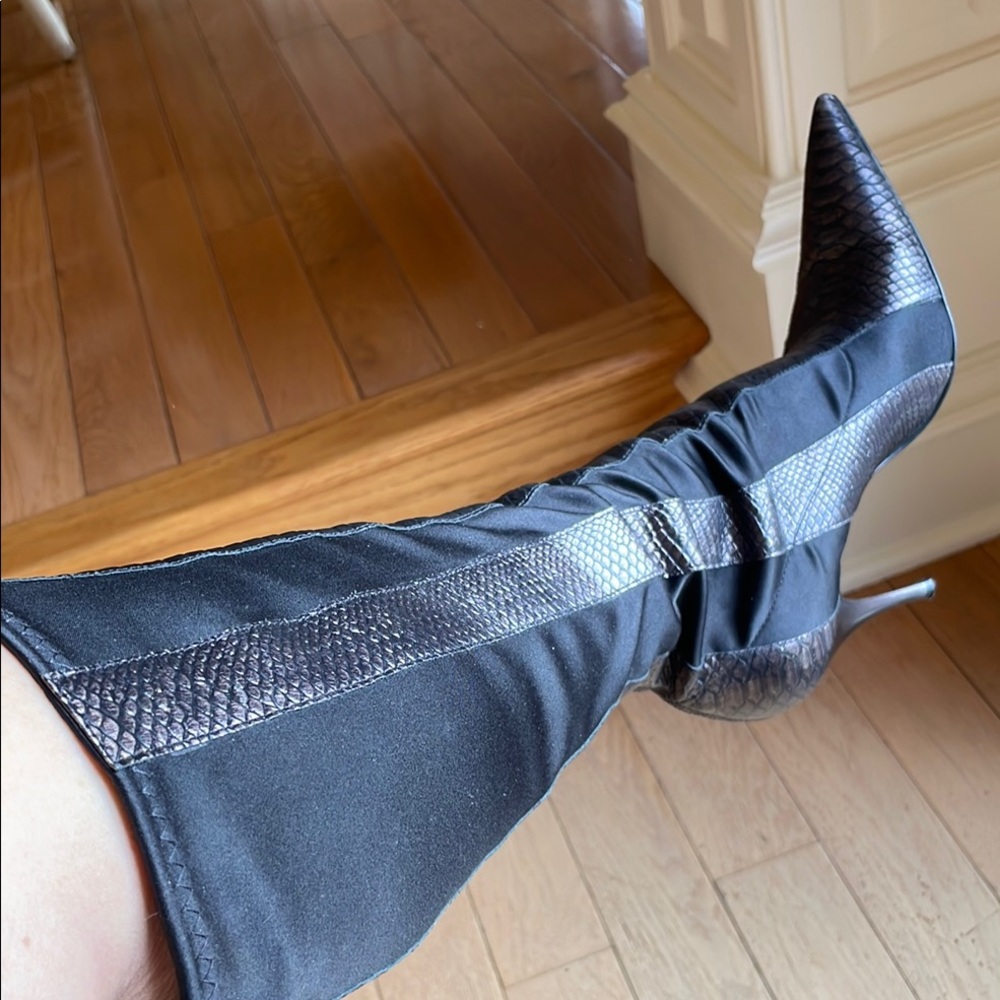 Carlos by Carlos Santana Elegant Black Knee-High Boots - Picture 2 of 10